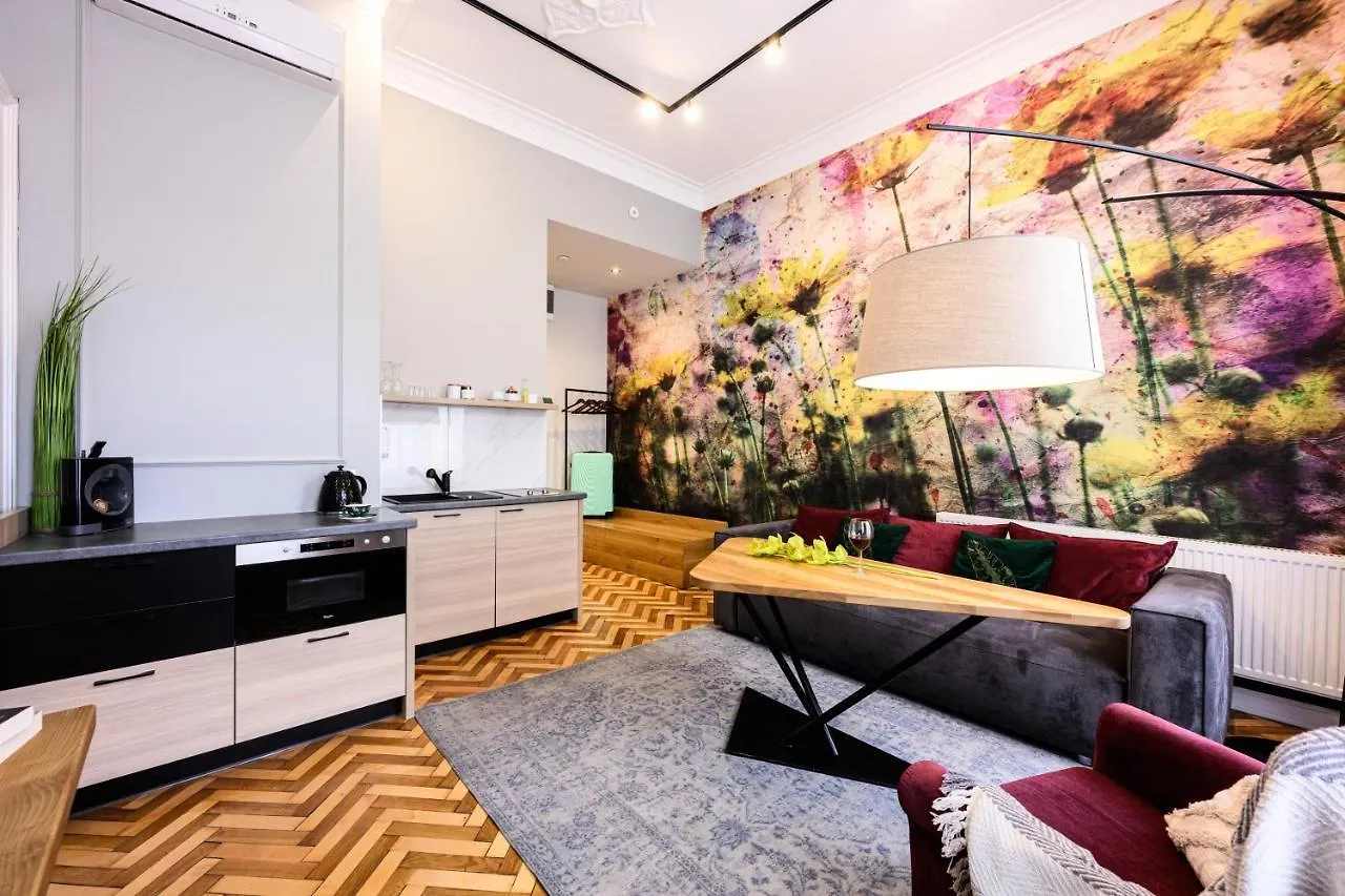 Arts Apartments - Krakow Old Town