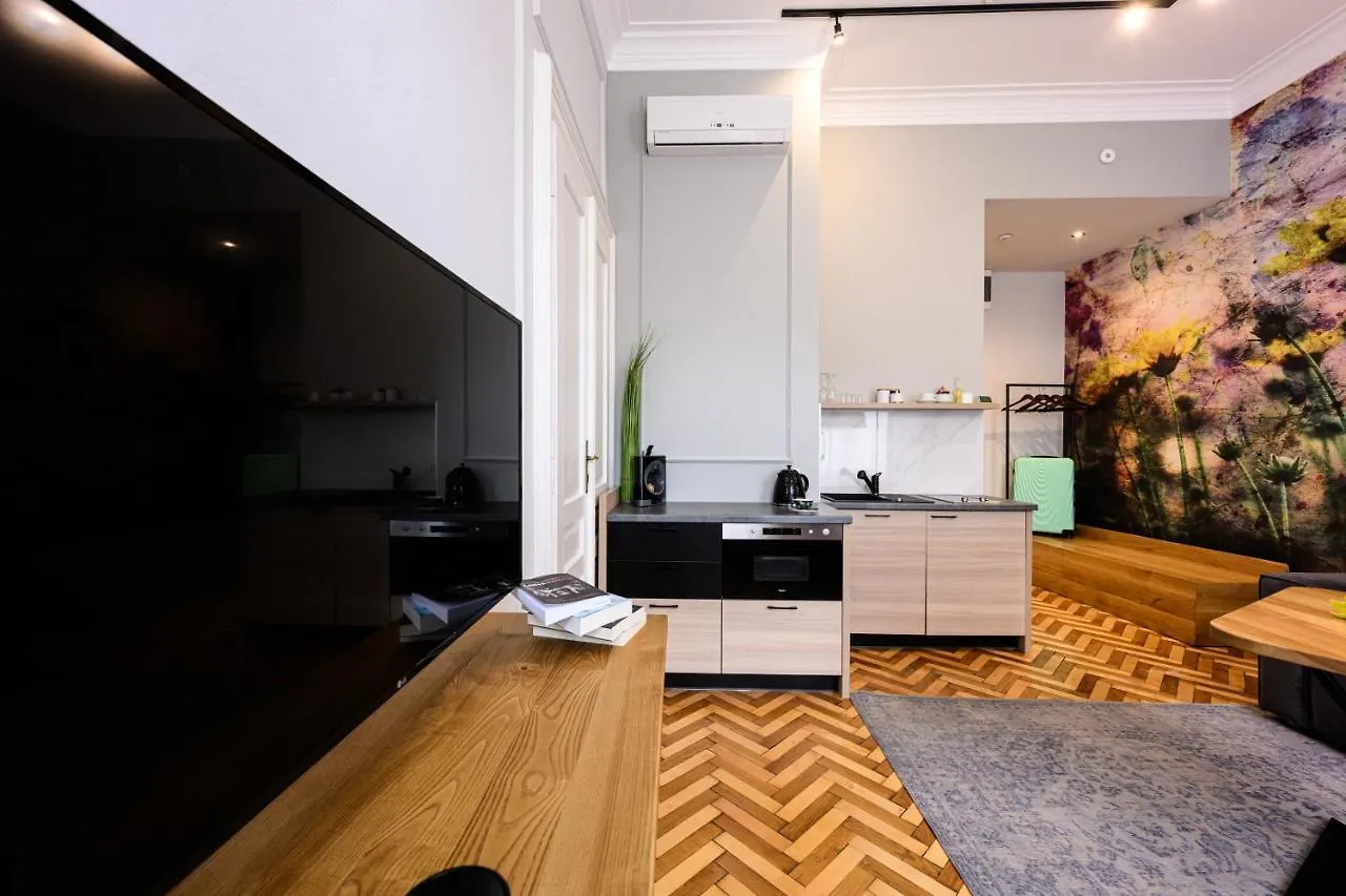 Arts Apartments - Krakow Old Town