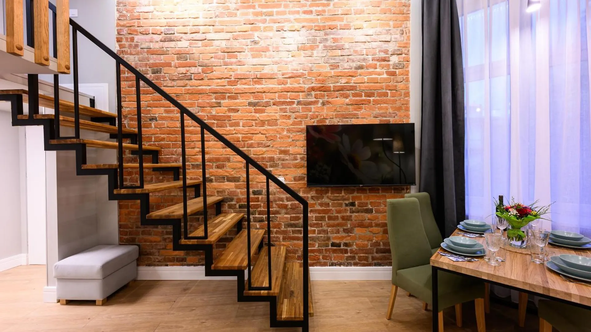 Arts Apartments - Krakow Old Town