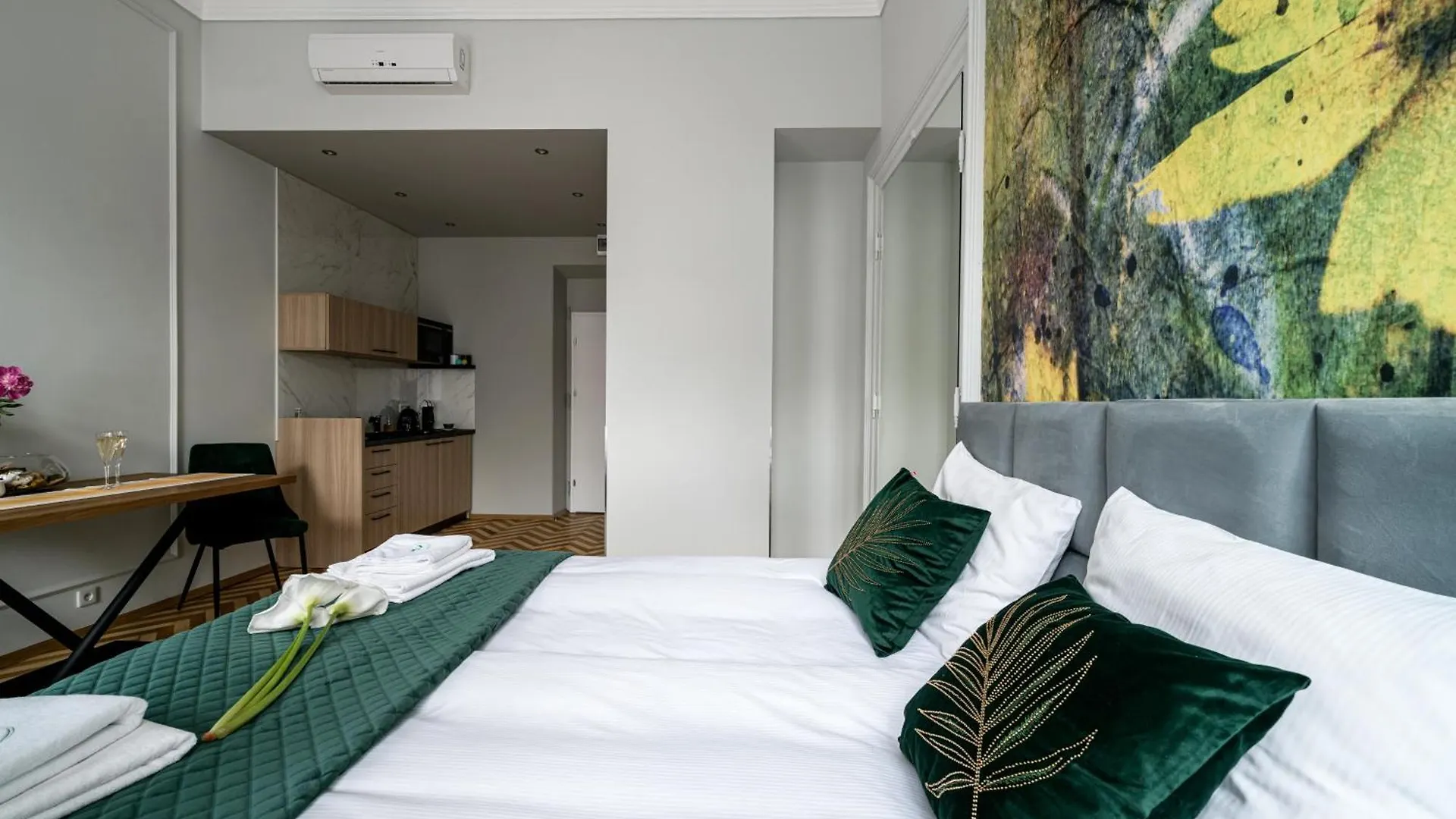 Arts Apartments - Krakow Old Town