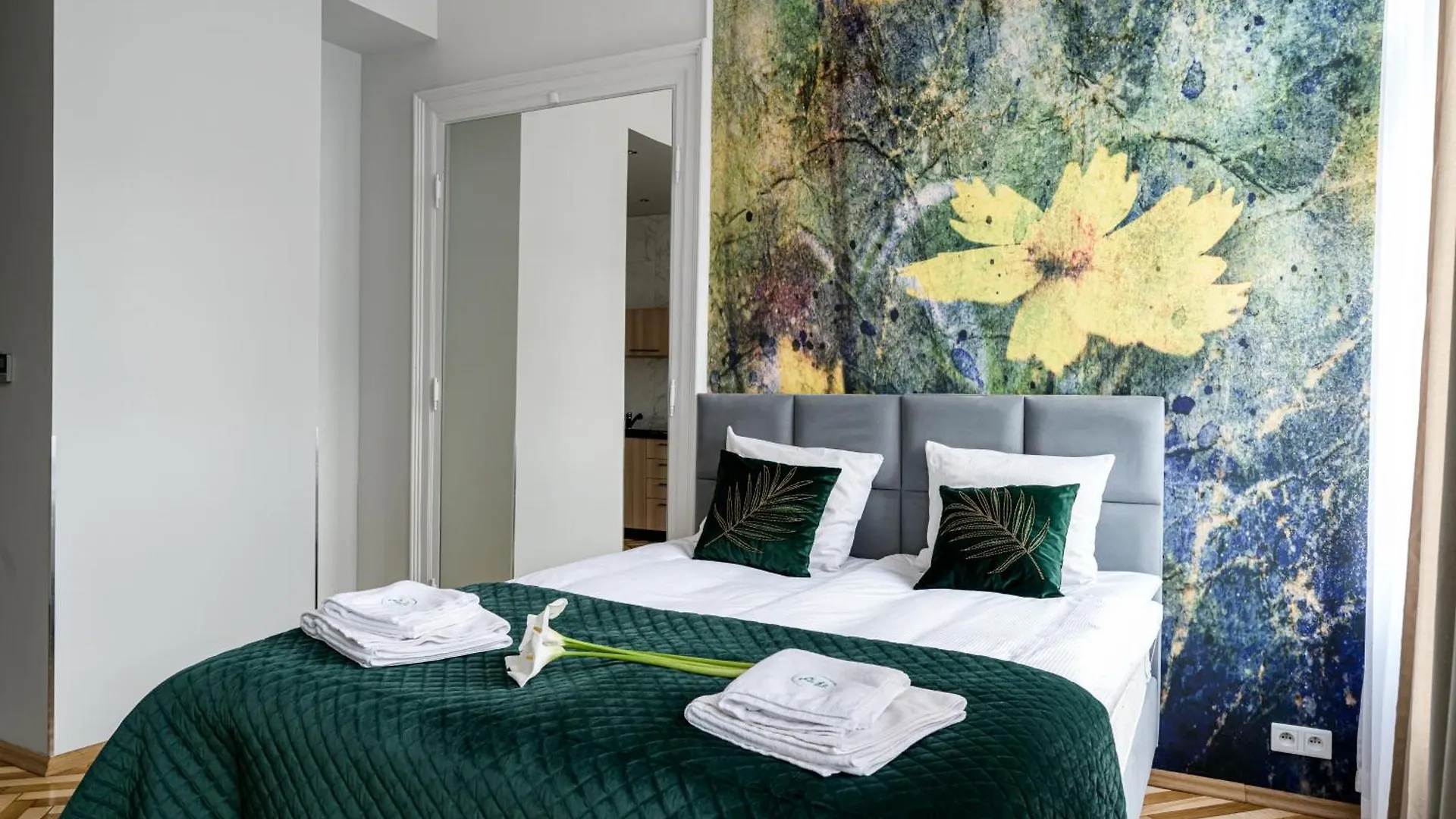 Arts Apartments - Krakow Old Town