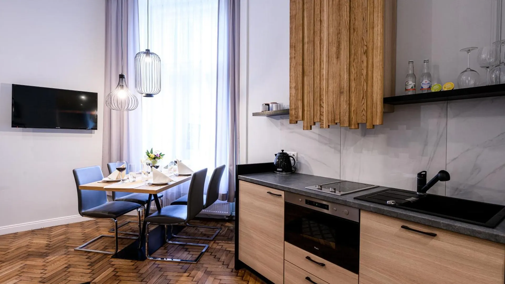 Arts Apartments - Krakow Old Town