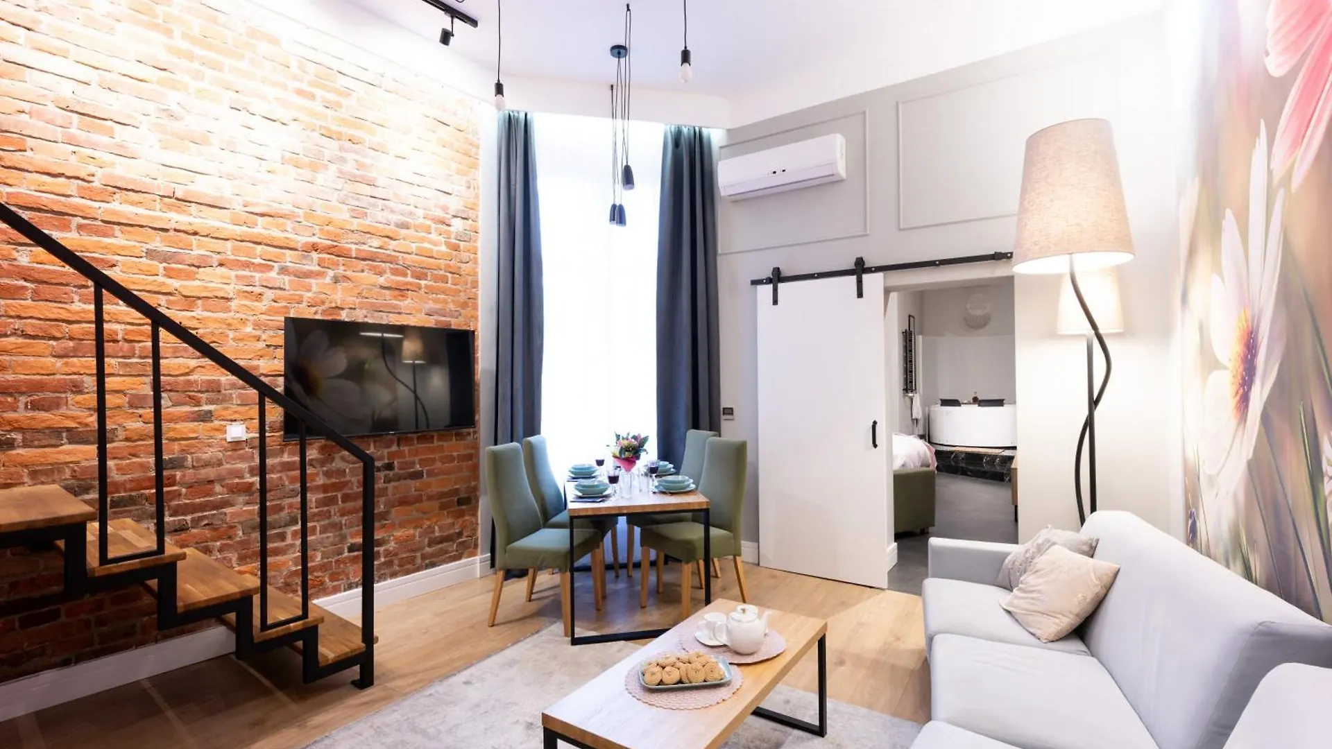 Arts Apartments - Krakow Old Town